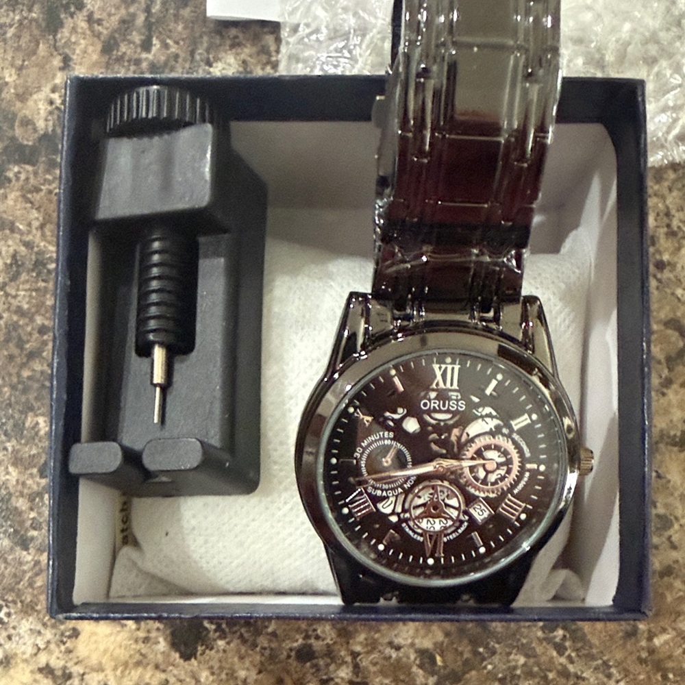 #81 ORUSS Men’s Watch-40mm Black Quartz, Mechanical